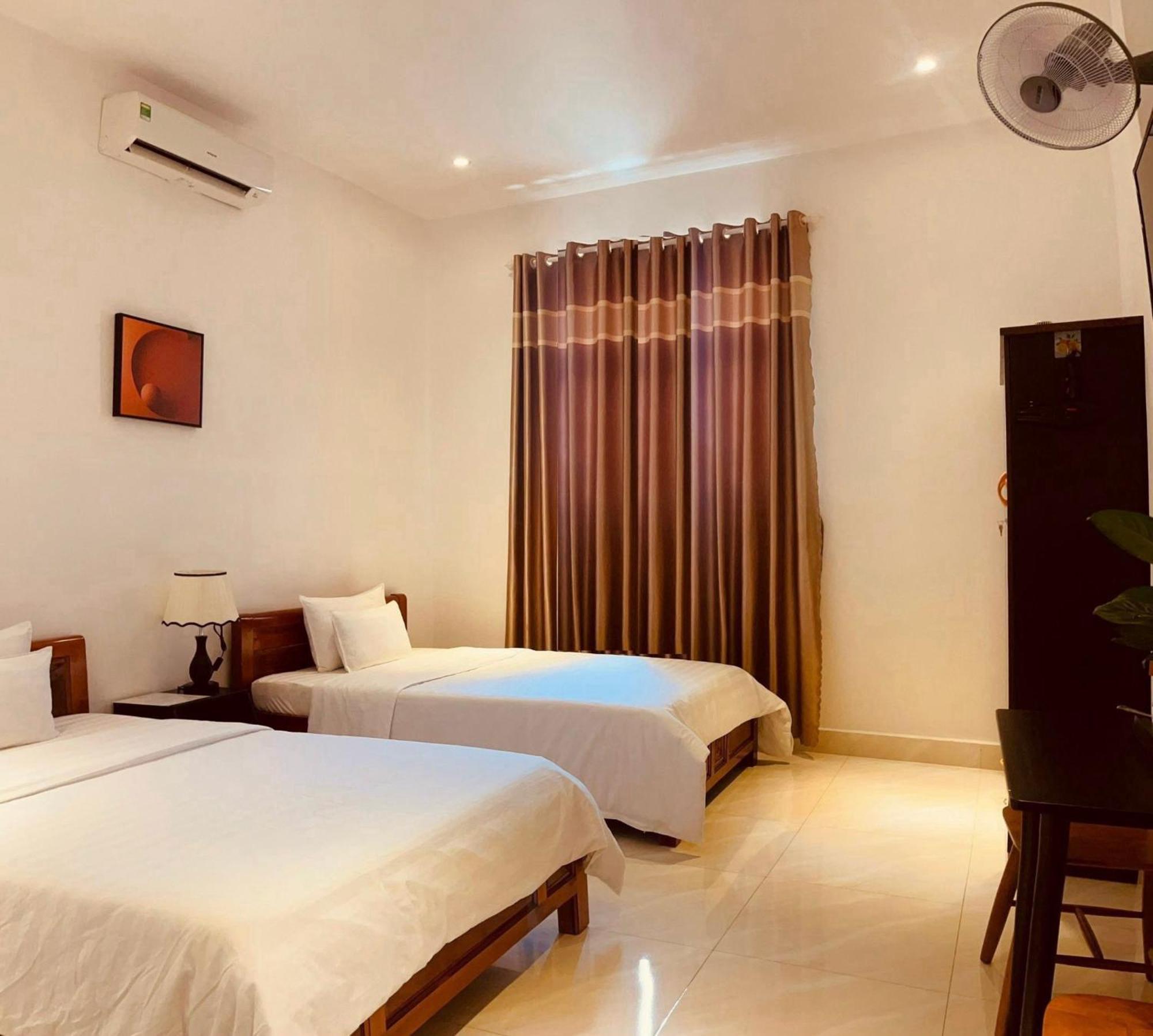 Khach San Romo Hotel Quang Ngai Exterior photo