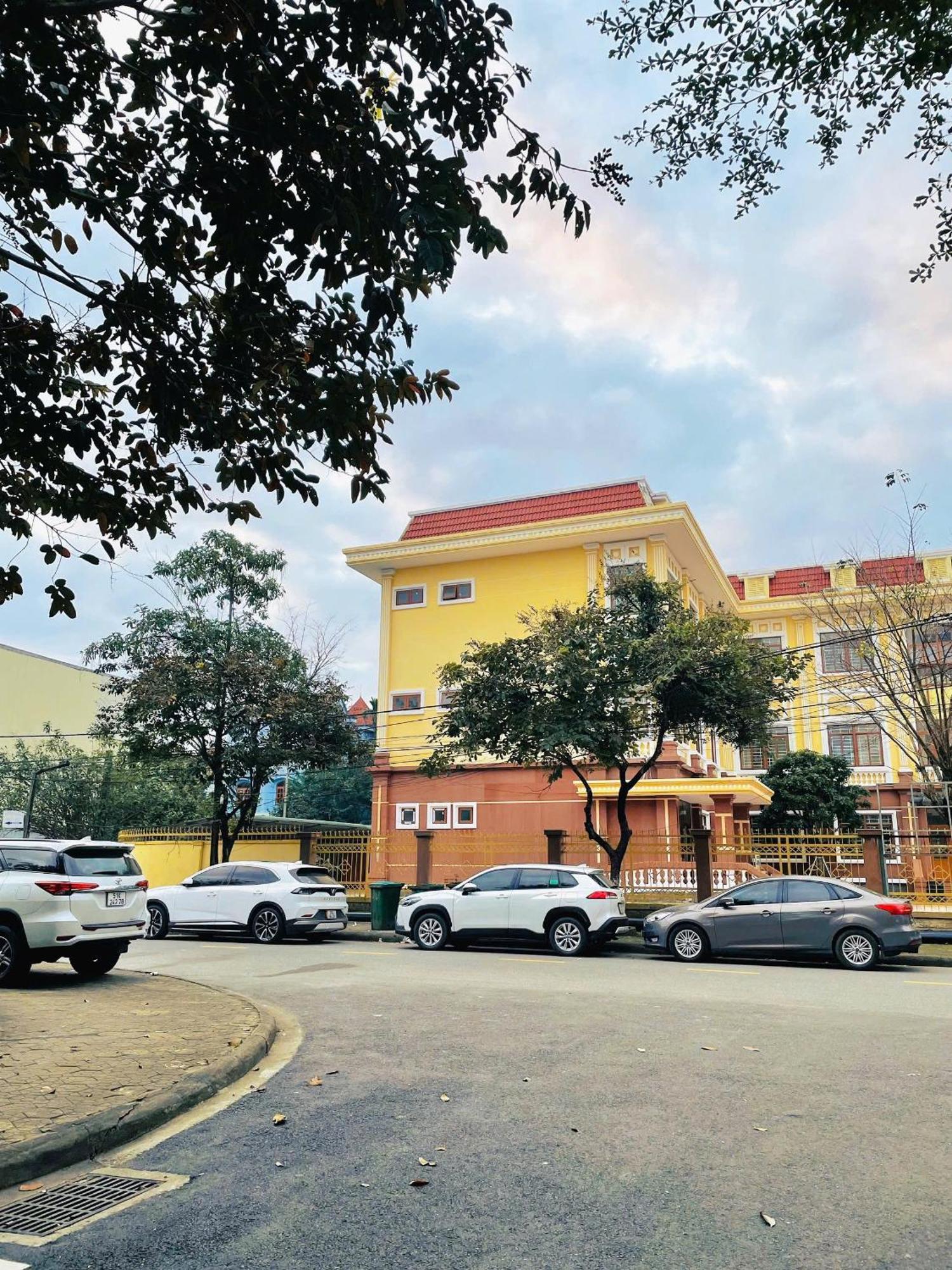 Khach San Romo Hotel Quang Ngai Exterior photo